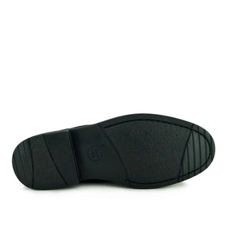 BOTIN ATADO ANTE NEGRO