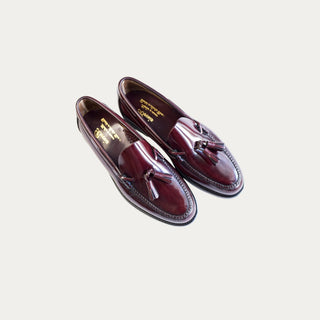 MOCASIN DE PIEL BORLAS BURDEOS.