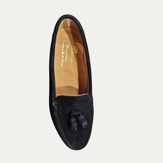 Mocasín azul marino de ante para hombre Beviá con borlas, vista superior, elegante y fabricado artesanalmente en España.